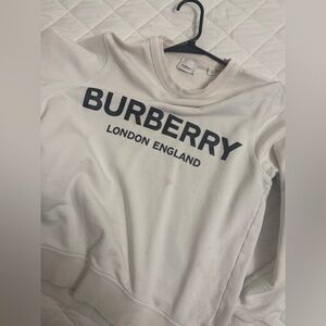 Burberry hoodie
Size s